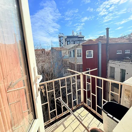 Διαμέρισμα With 3br, Lift, Ac, Cihangir
