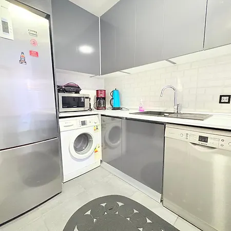 Daire With 3br, Lift, Ac, Cihangir İstanbul