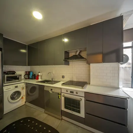 아파트 Spatious, Modern In Cihangir 3br, Lift, Ac 이스탄불