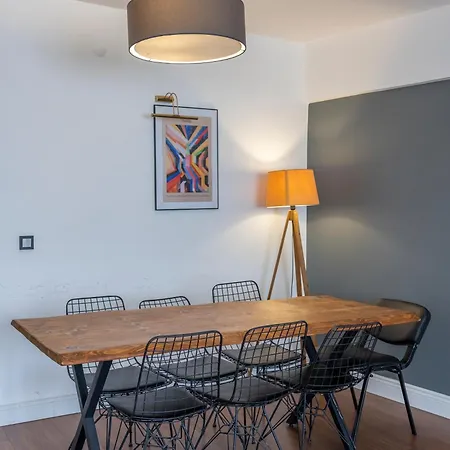 Spatious, Modern In Cihangir 3br, Lift, Ac Apartamento