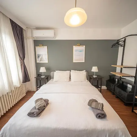 Spatious, Modern In Cihangir 3br, Lift, Ac Apartamento