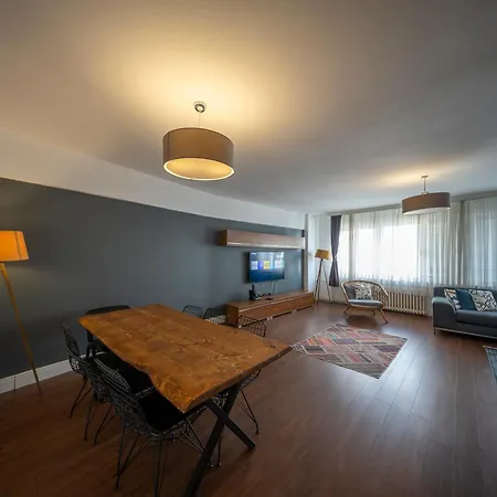 Spatious, Modern In Cihangir 3br, Lift, Ac Apartamento