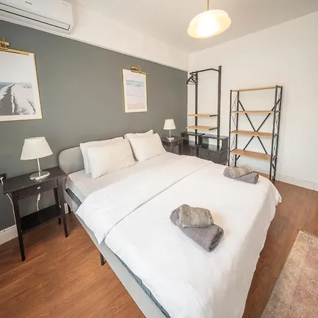 Spatious, Modern In Cihangir 3br, Lift, Ac Apartamento