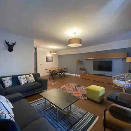 아파트 Spatious, Modern In Cihangir 3br, Lift, Ac *