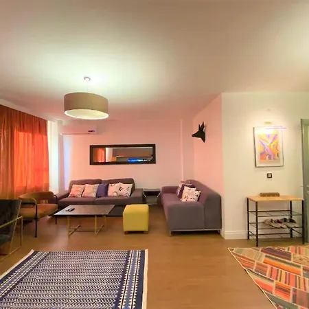Spatious, Modern In Cihangir 3br, Lift, Ac Estambul