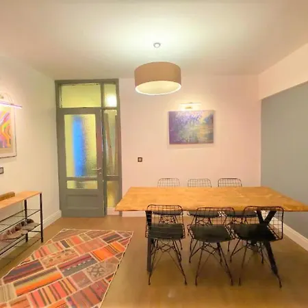 아파트 Spatious, Modern In Cihangir 3br, Lift, Ac 이스탄불