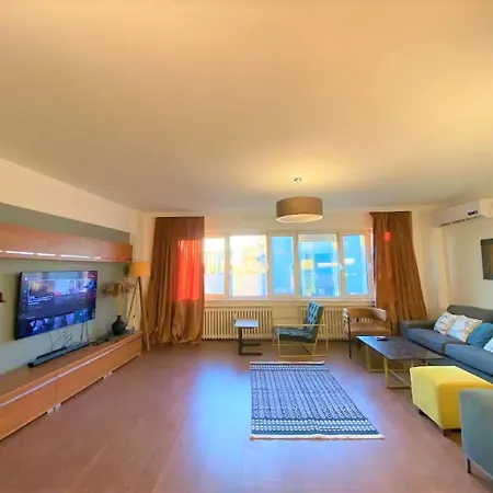 Spatious, Modern In Cihangir 3br, Lift, Ac Estambul
