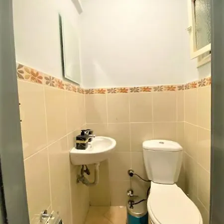 Spatious, Modern In Cihangir 3br, Lift, Ac Apartamento