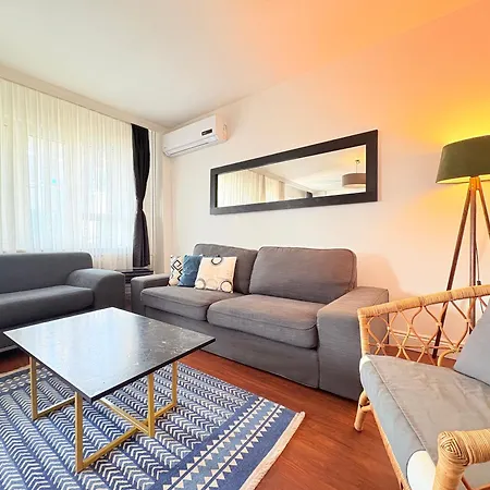 With 3br, Lift, Ac, Cihangir 公寓 伊斯坦布尔