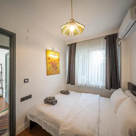 Spatious, Modern In Cihangir 3br, Lift, Ac Apartment
