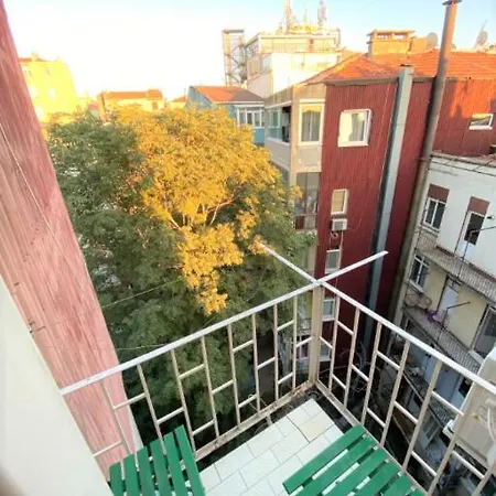 Διαμέρισμα Spatious, Modern In Cihangir 3br, Lift, Ac *